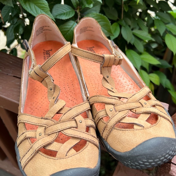 Jambu Tan and Gray Flats for Comfort and Style - Picture 1 of 5